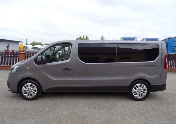 Renault Trafic cena 75000 przebieg: 210000, rok produkcji 2017 z Jędrzejów małe 67